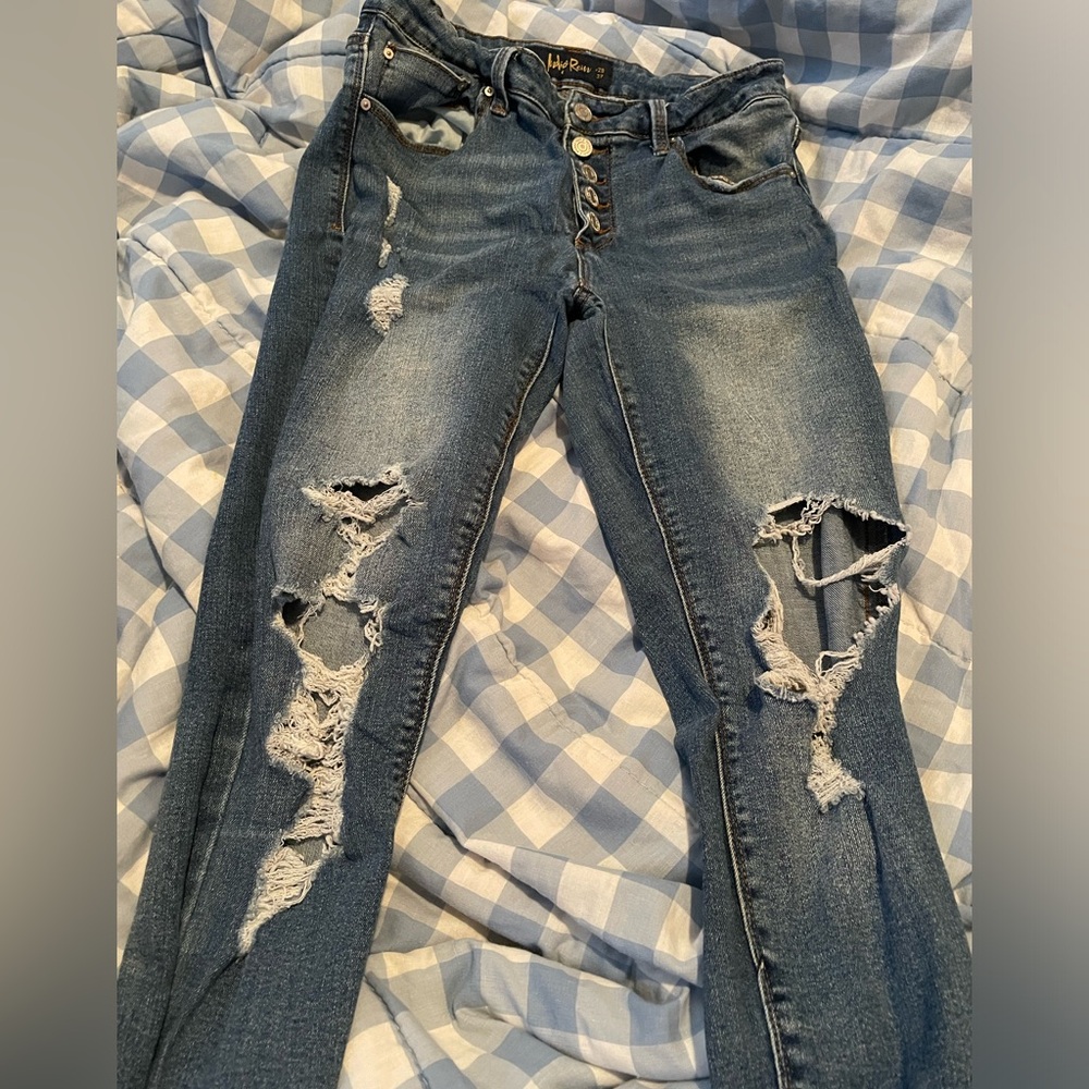 Size 11 Indio Rein jeans with ripping